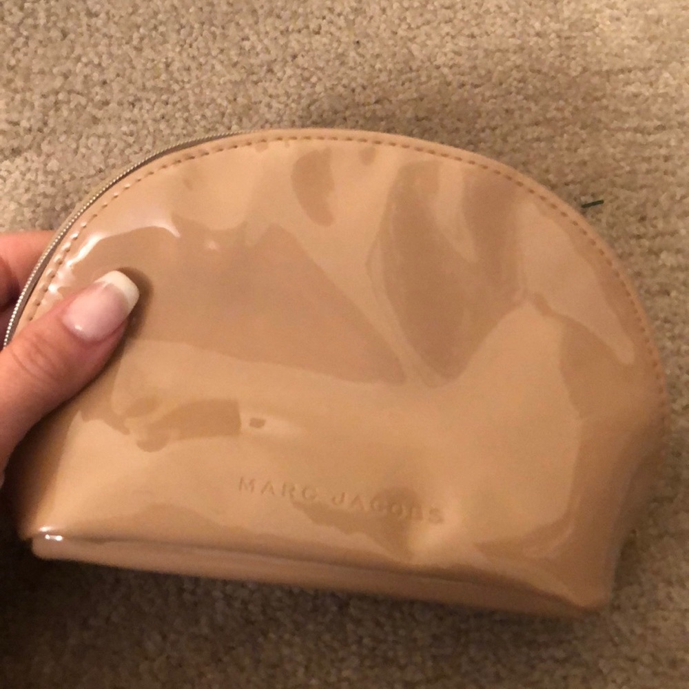 marc jacobs nude cosmetic bag